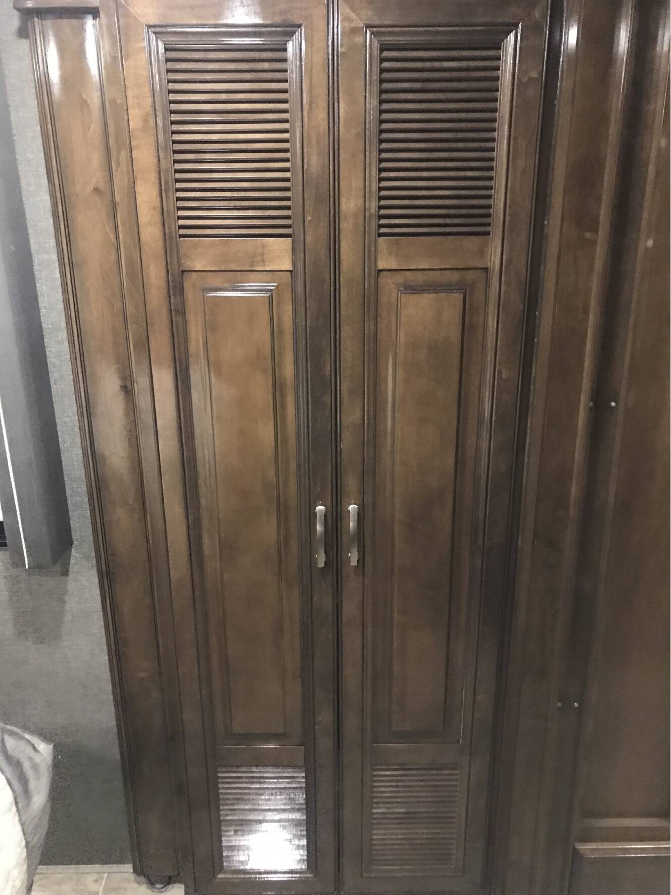 A photo of this 2020 Thor Motor Coach Palazzo 33 5