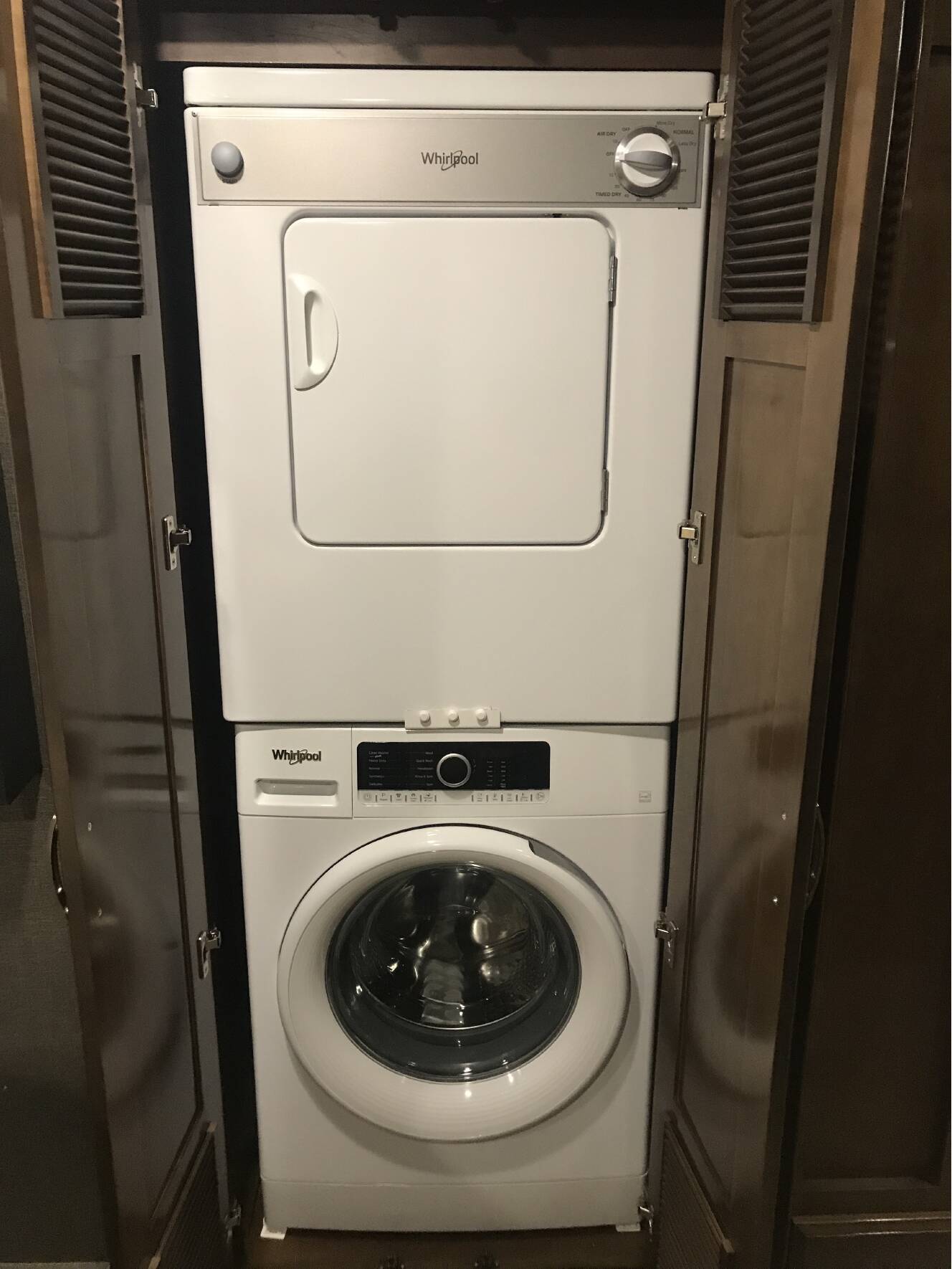 A photo of this 2020 Thor Motor Coach Palazzo 33 5