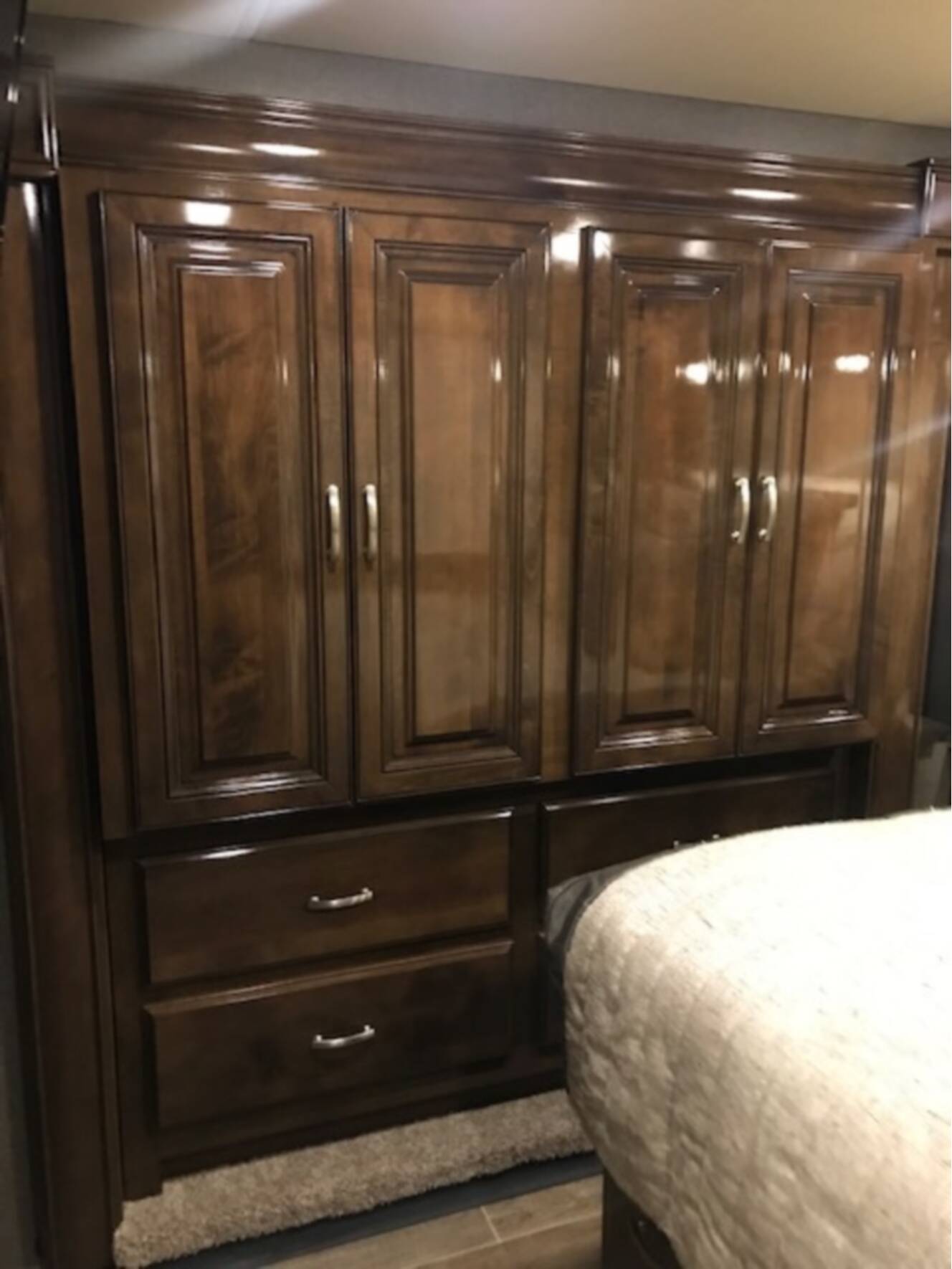 A photo of this 2020 Thor Motor Coach Palazzo 33 5