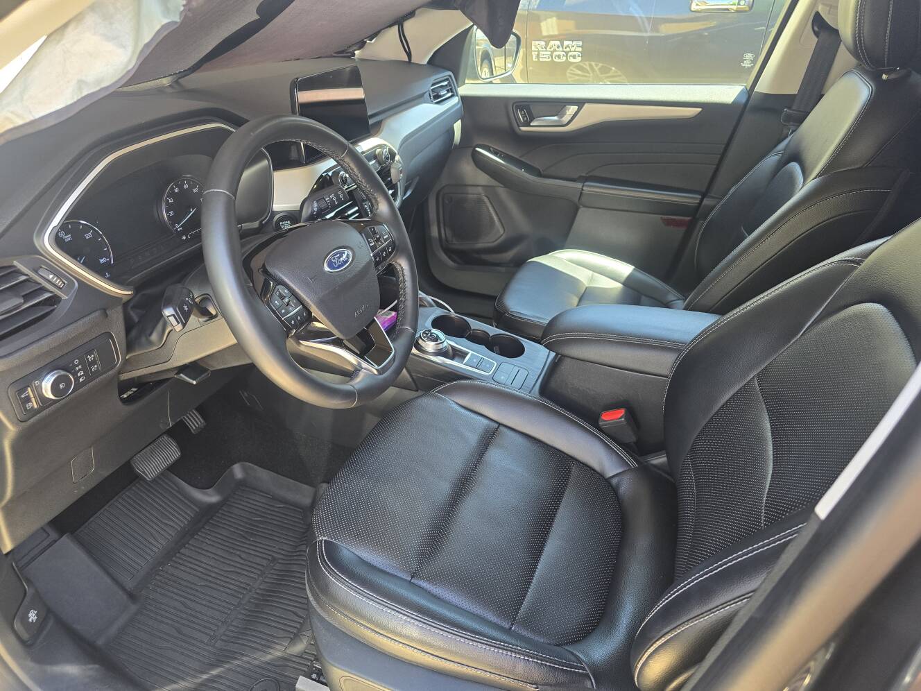 A photo of this 2020 Thor Motor Coach Palazzo 33 5