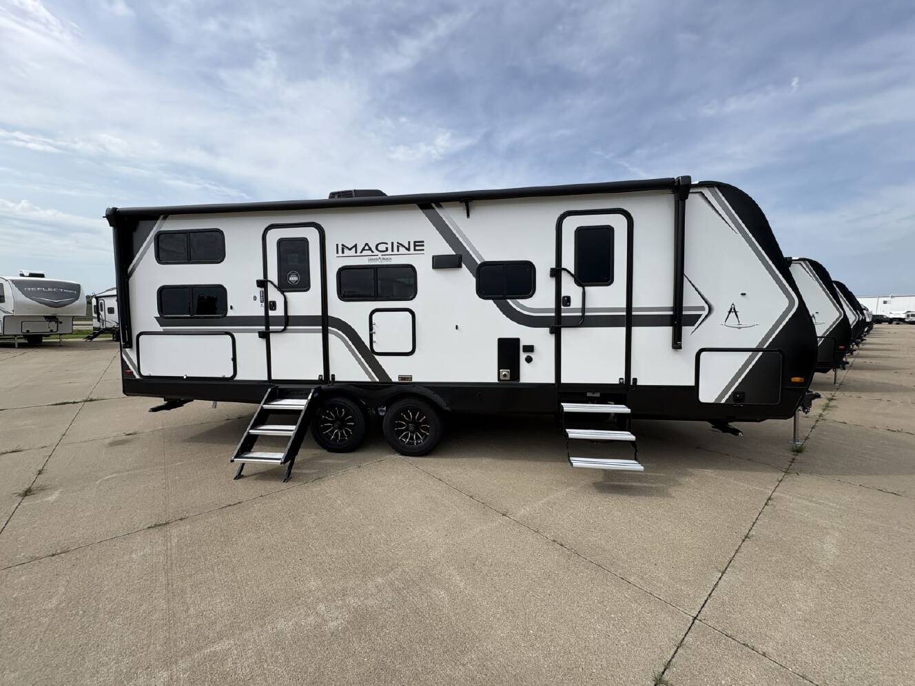 A photo of this 2026 Grand Design Imagine 2470BH