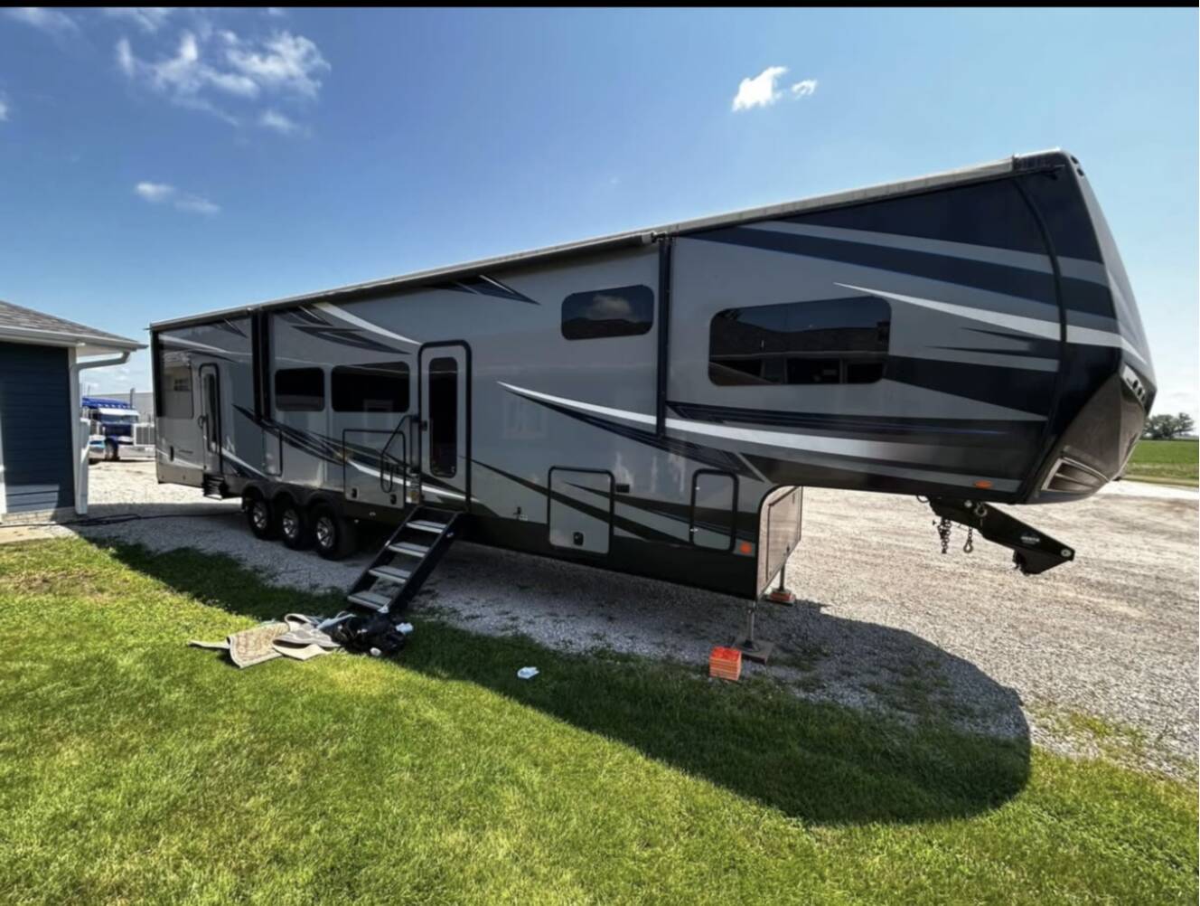 A photo of this 2019 Jayco SEISMIC 4125