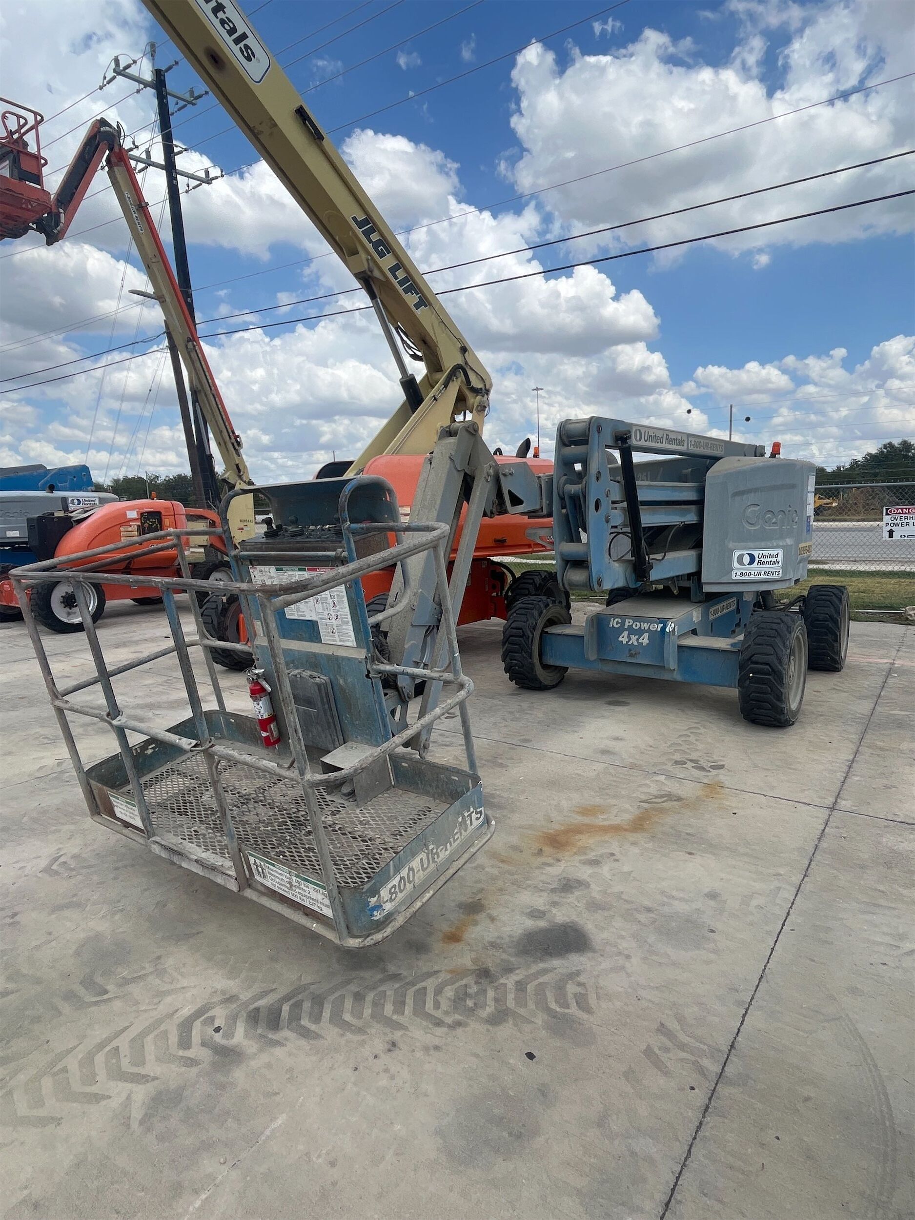 2015 GENIE Z-45/25J IC Articulating Boom Lift in College Station, TX
