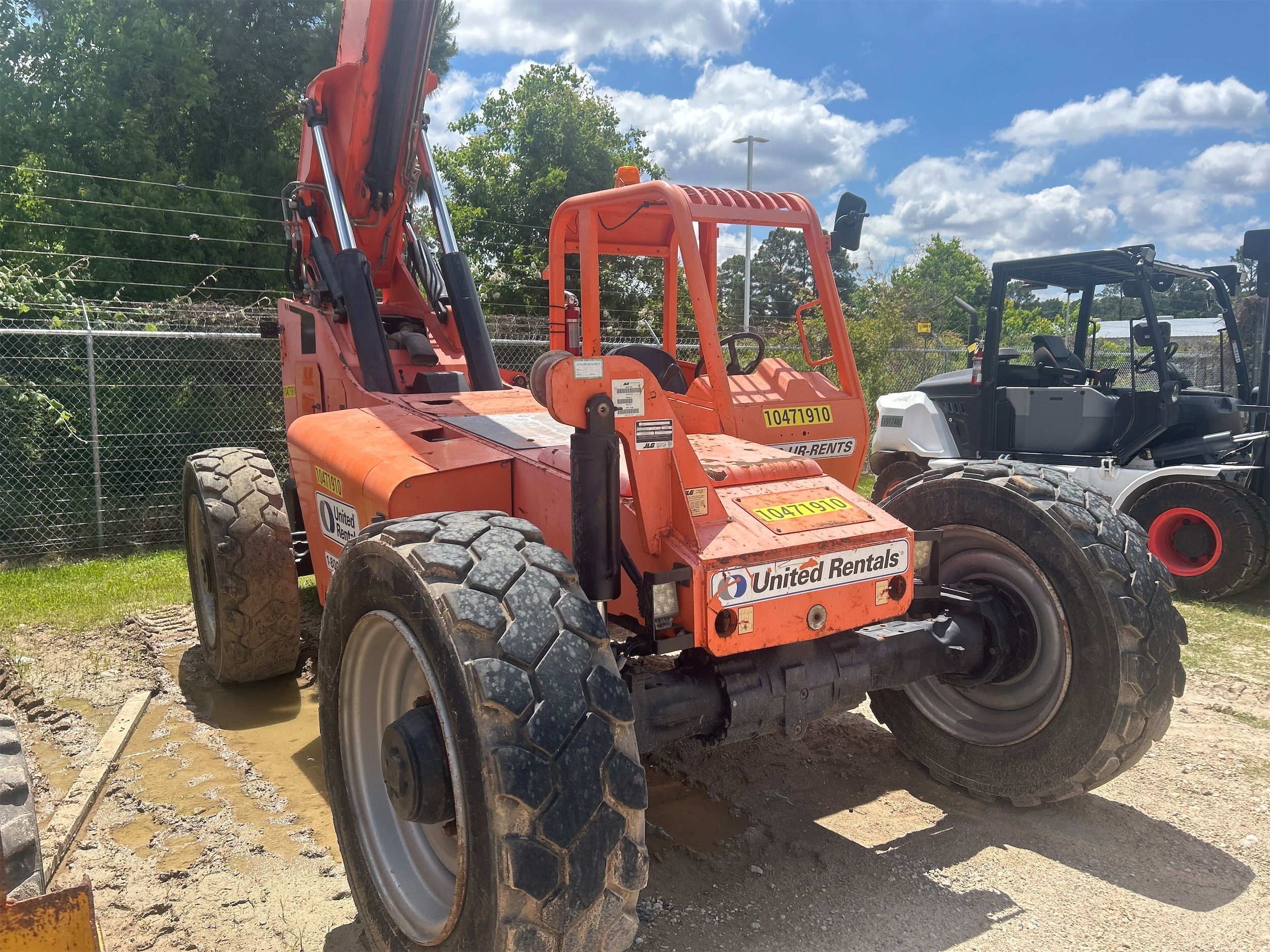 2016 SKYTRAK 8042 Forklift in College Station, TX