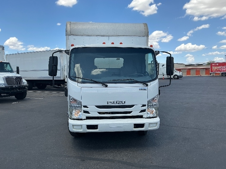 2016 Isuzu NPR photo 2