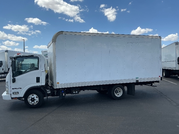 2016 Isuzu NPR photo 4