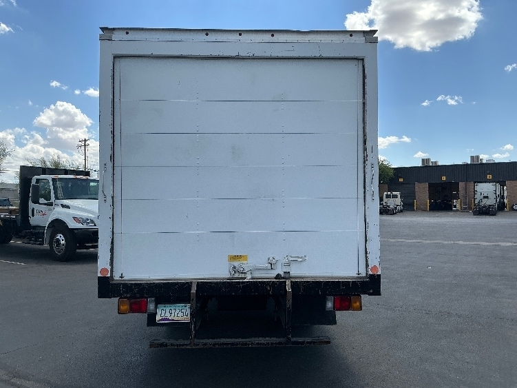 2016 Isuzu NPR photo 7