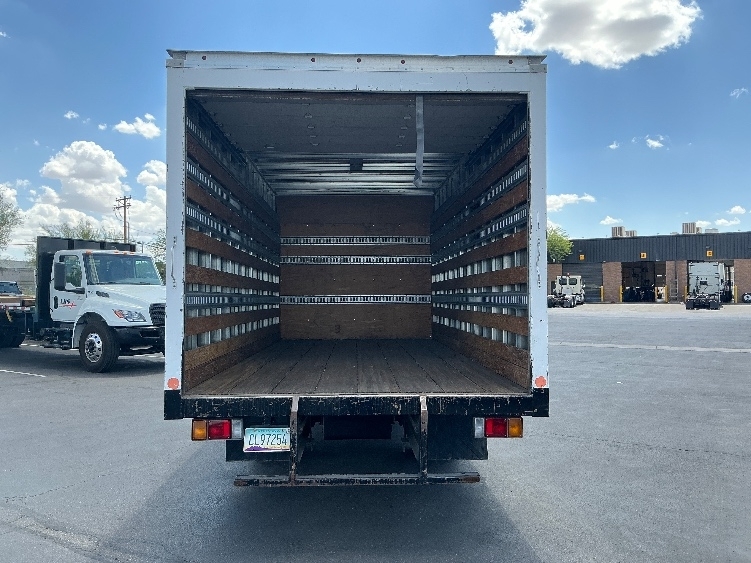 2016 Isuzu NPR photo 8