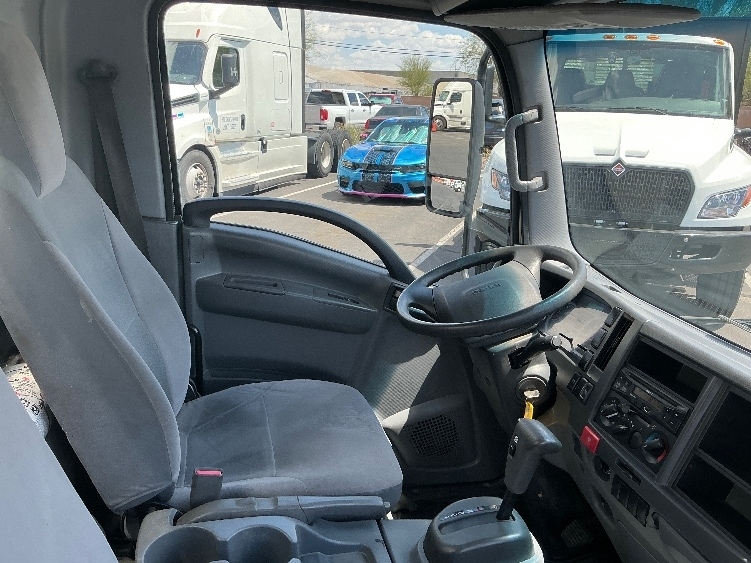 2016 Isuzu NPR photo 17