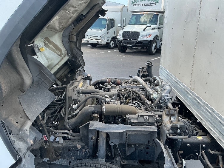 2016 Isuzu NPR photo 19