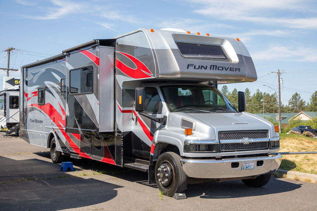 Four Winds Fun Mover For Sale Near 49686 - Thor Motor Coach