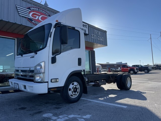 2008 ISUZU NPR in Collinsville, OK