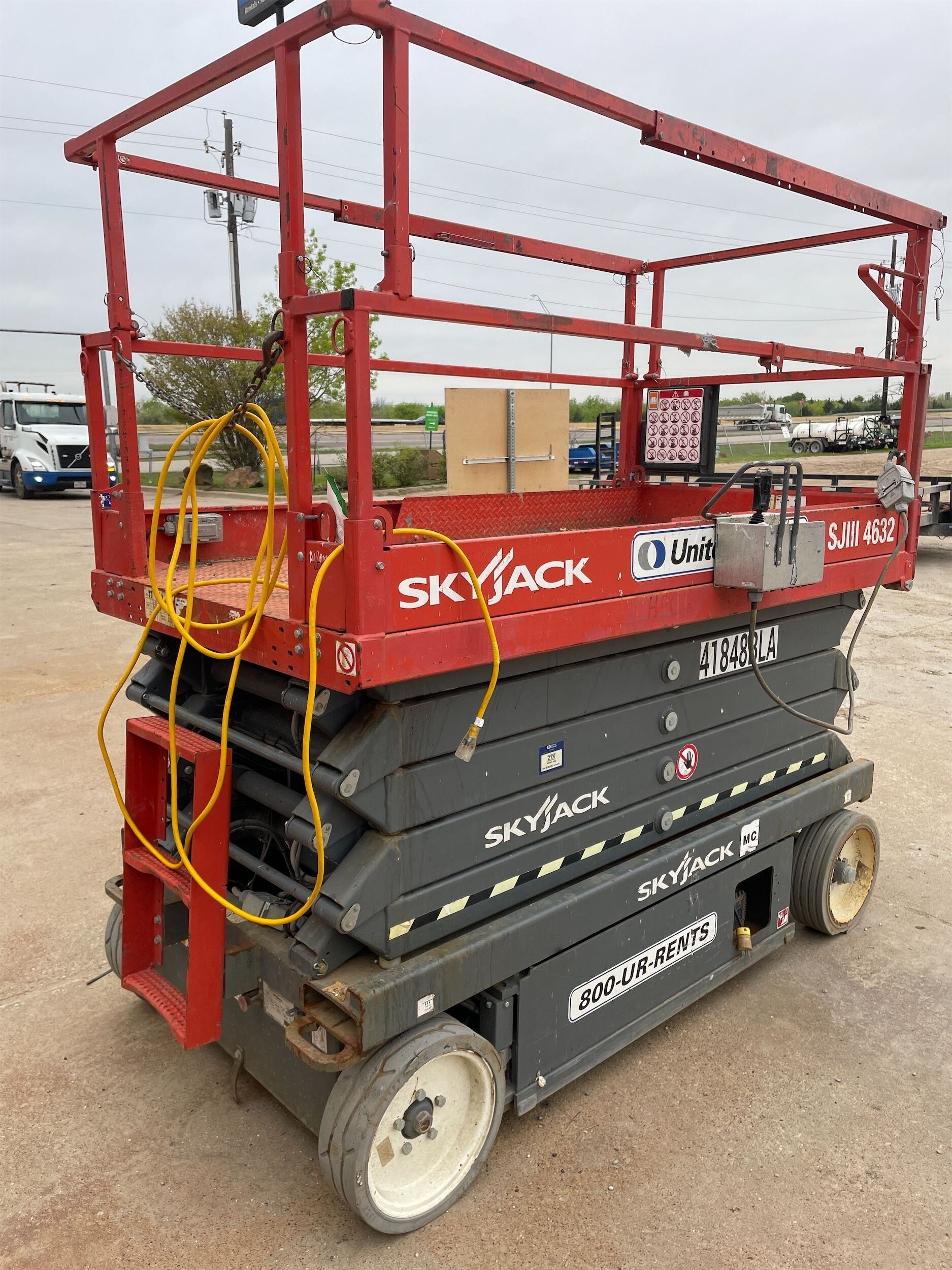 2017 SKYJACK SJIII4632 Scissor Lift in Plano, TX