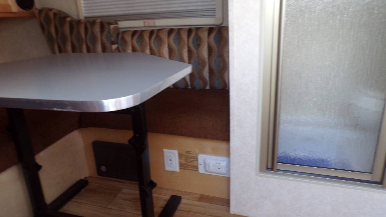 A photo of this 2015 Nucamp T@B 320