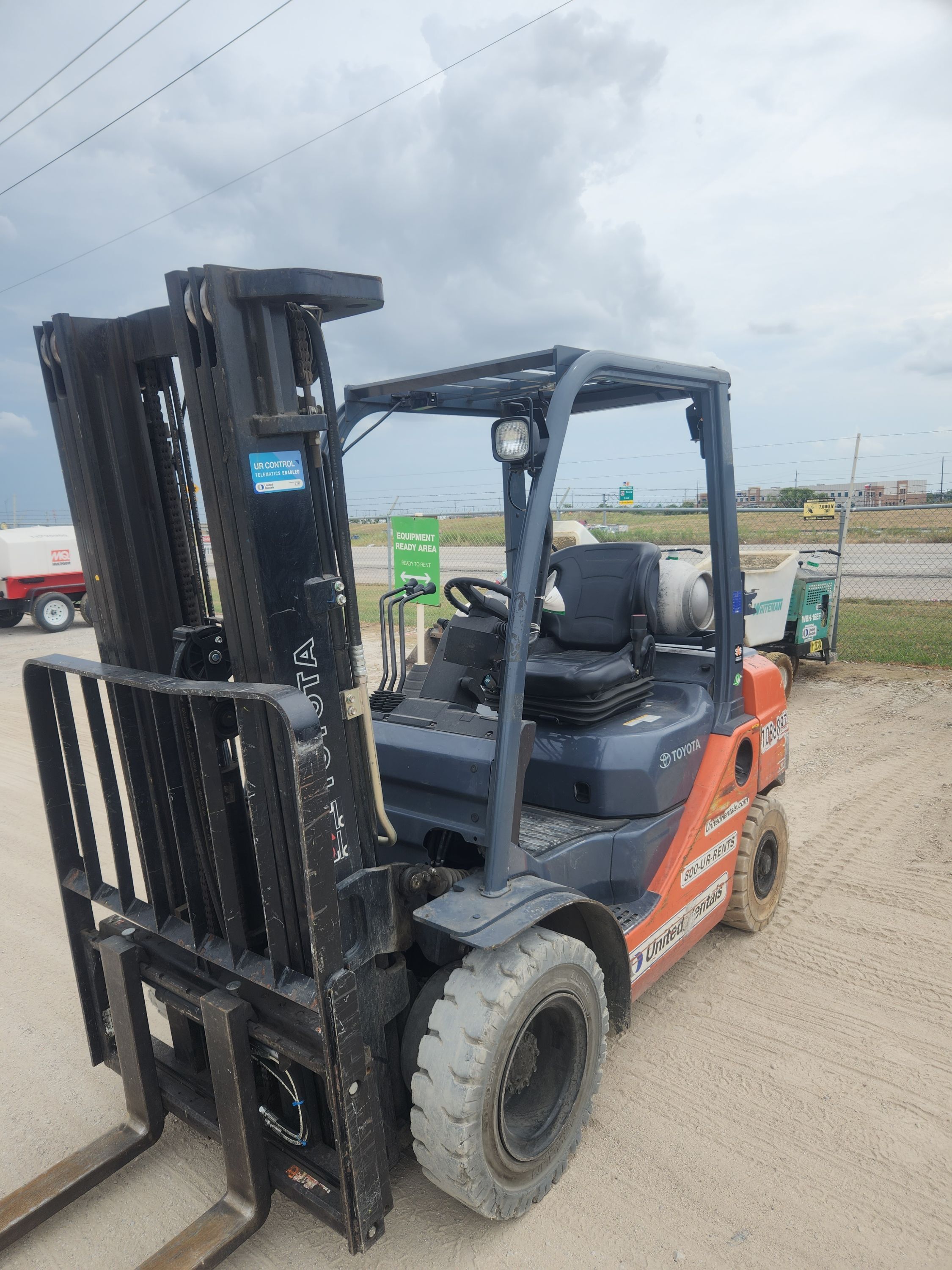 2019 TOYOTA 8FGU25 Warehouse Forklift in Plano, TX