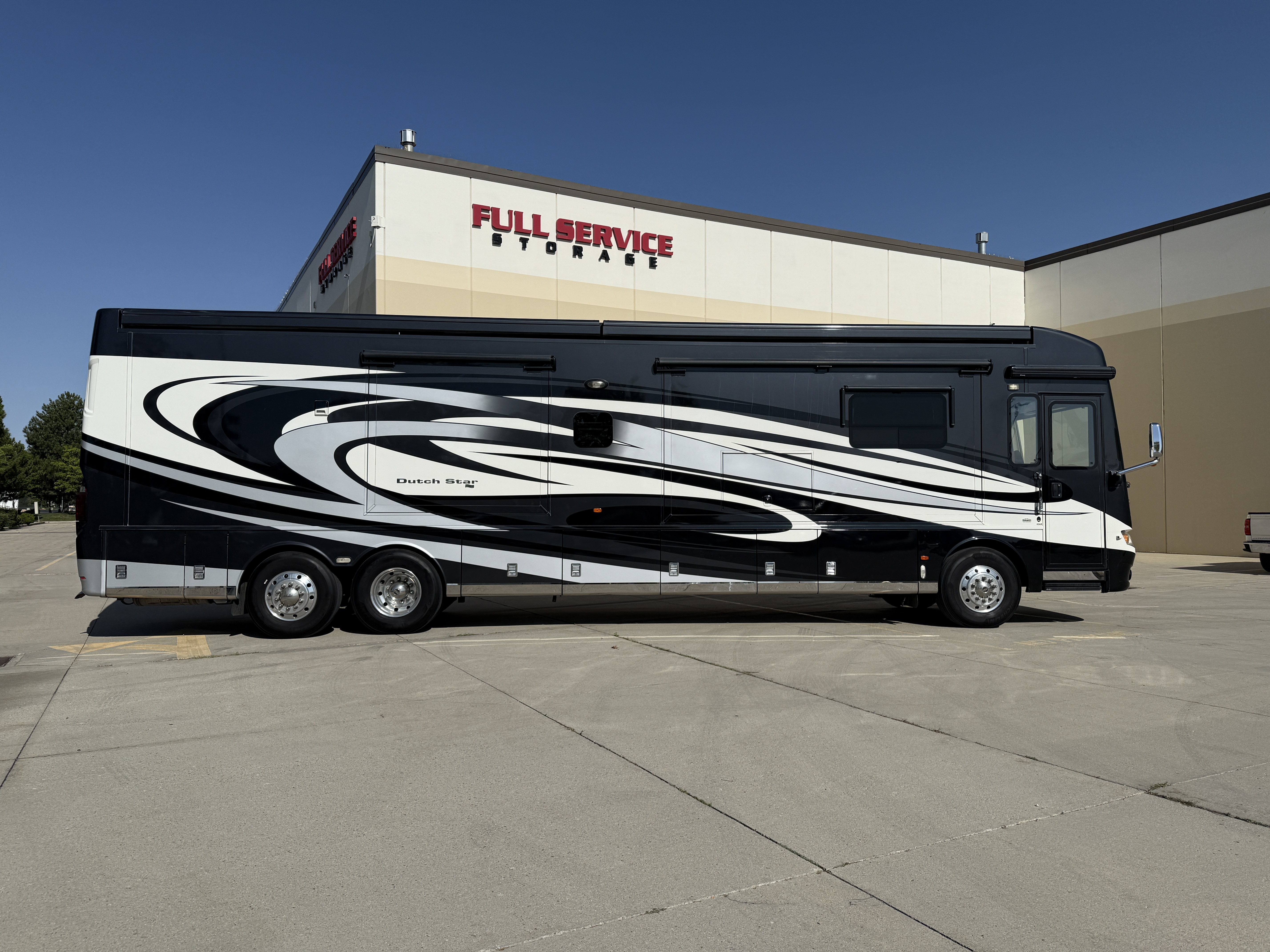 2016 Newmar DUTCH STAR 4369 in salt lake city UT