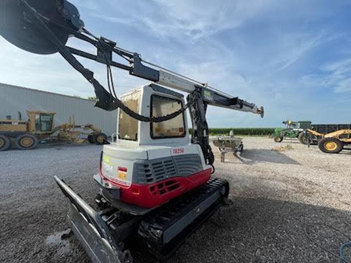 2012 TAKEUCHI TB250 in Carrollton, MO