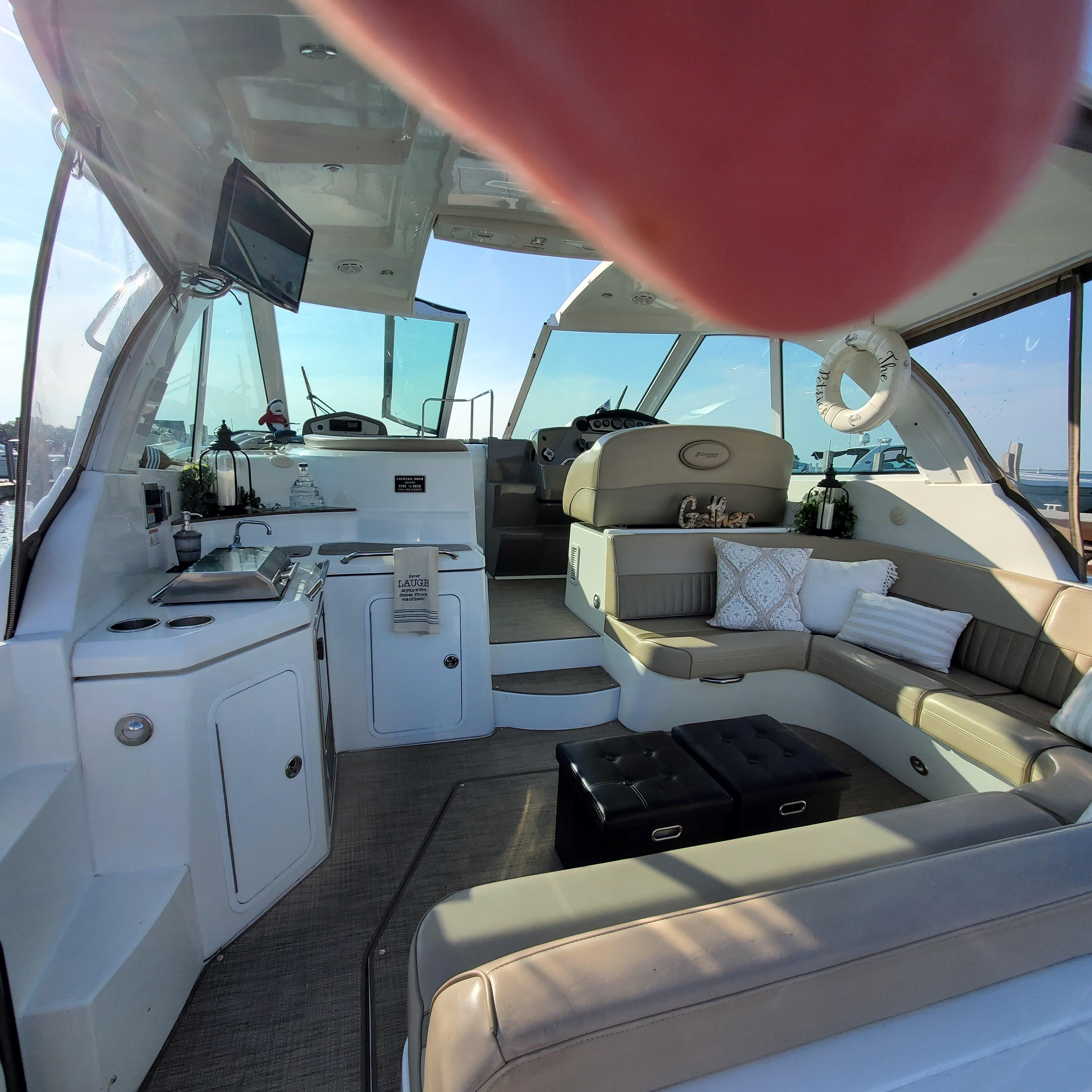 2009 Cruisers Yachts 420 Sports Coupe in grafton OH