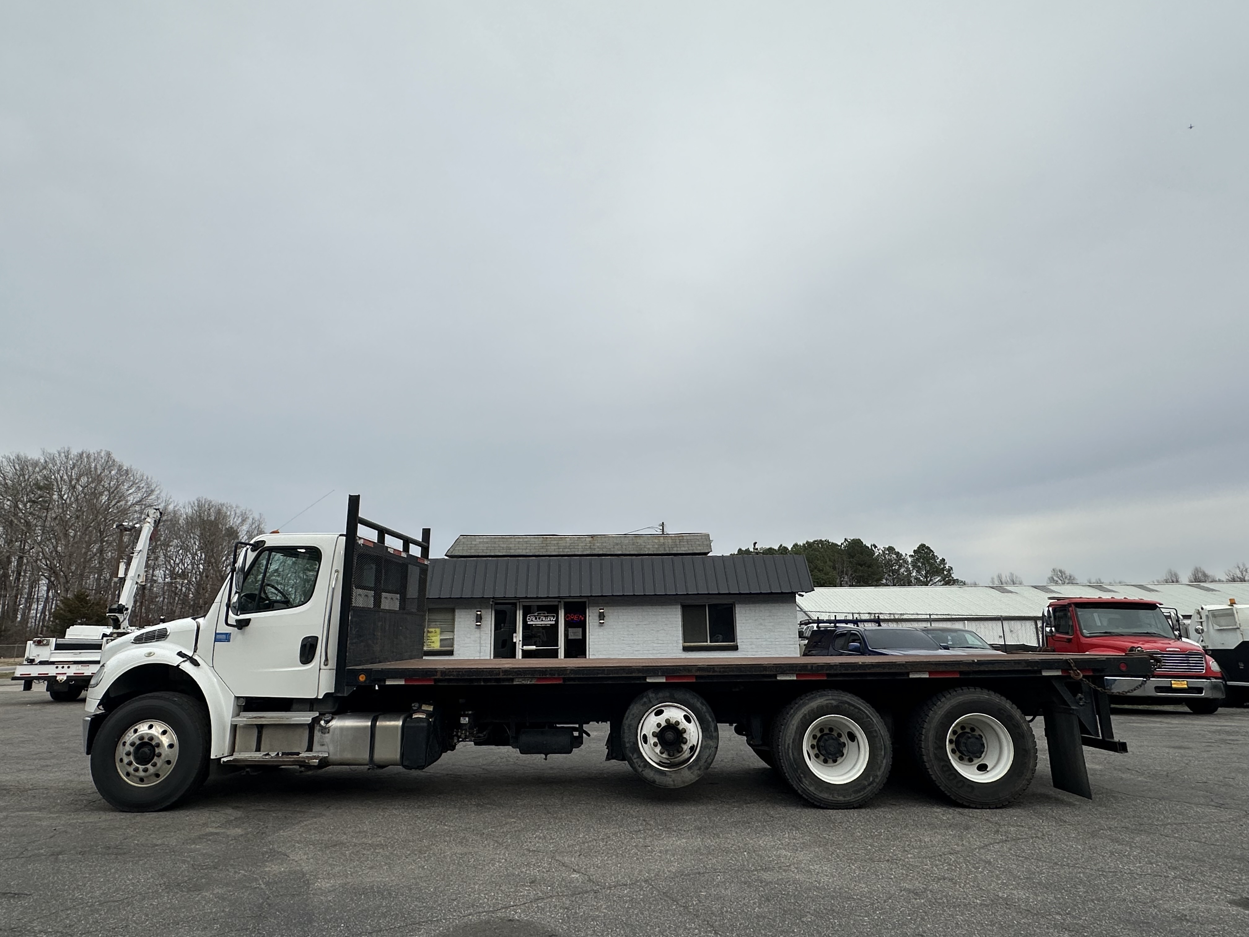 2017 FREIGHTLINER BUSINESS CLASS M2 106 in Stanley, NC
