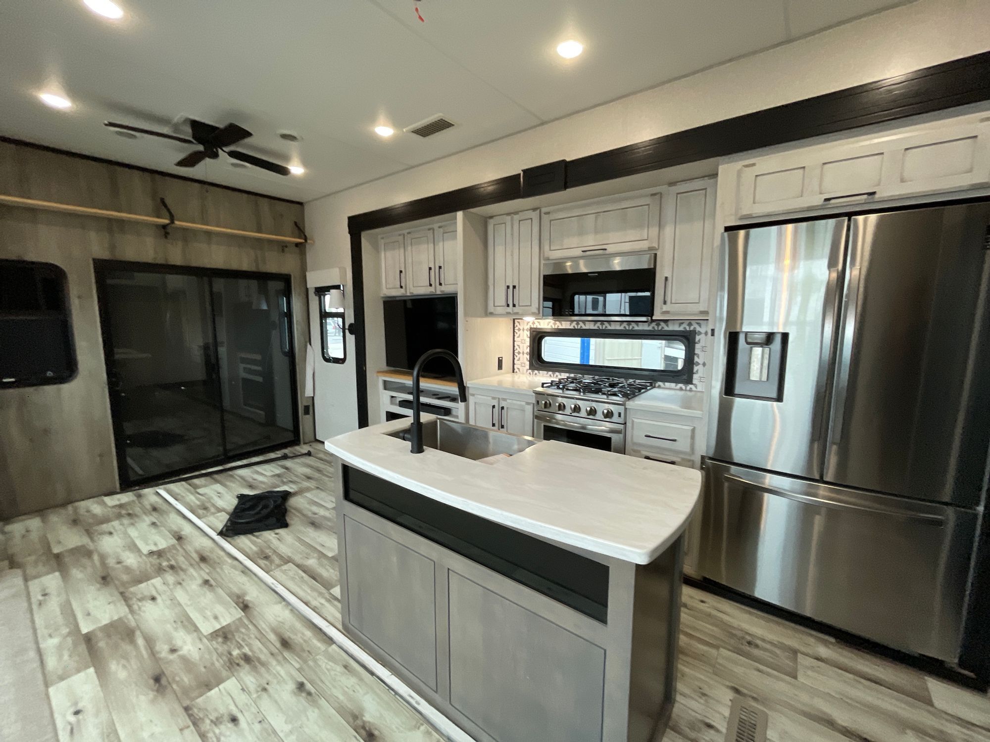 G382MBQ Durango Gold For Sale Near 98382 - K-Z Toy Hauler