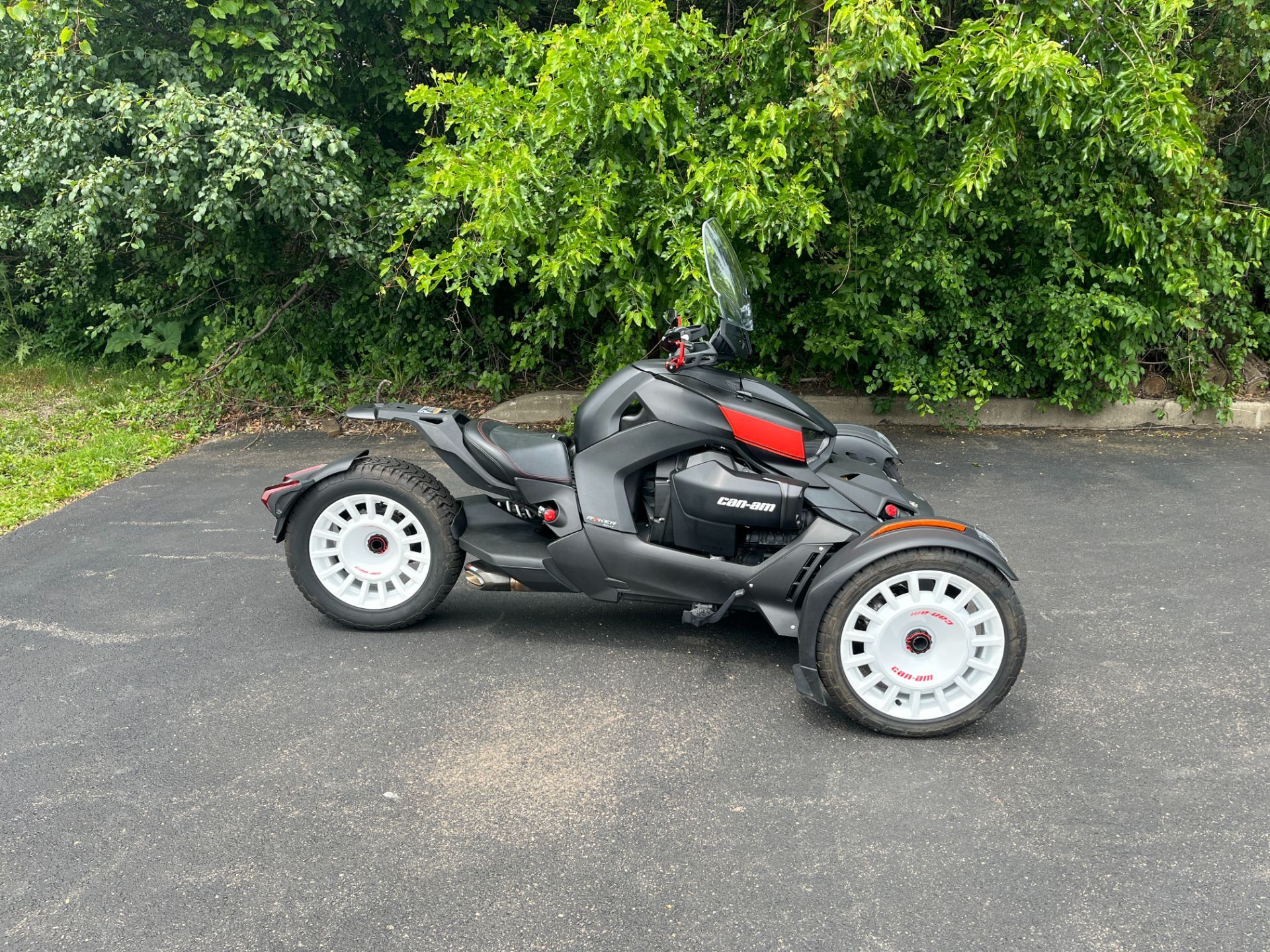 キャン グッチ×アディダス ZX8000 23SS スエード×キャンバス スニーカー