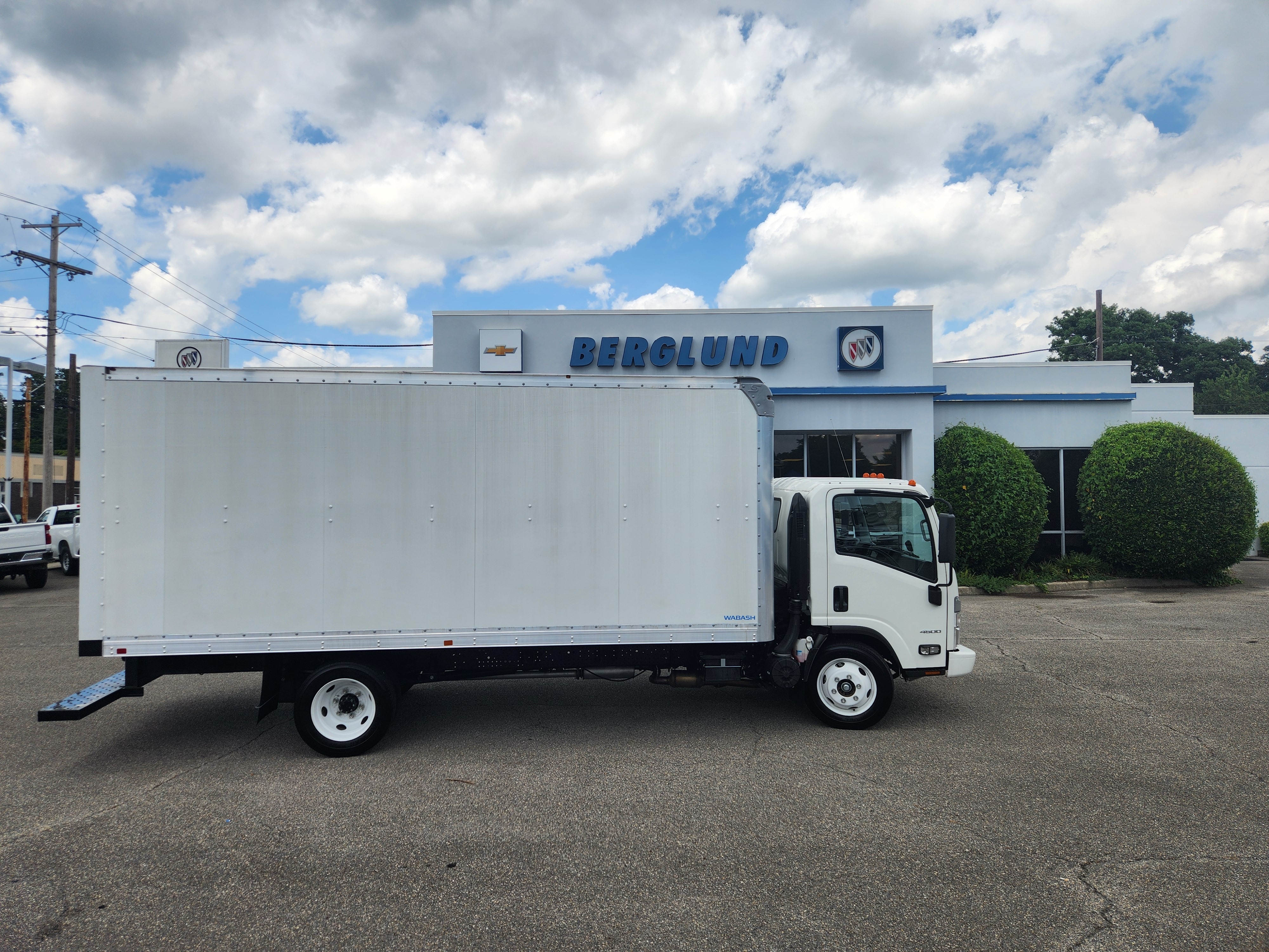 2024 CHEVROLET LCF 4500 GAS ENGINE WITH WABASH BOX in Roanoke, VA