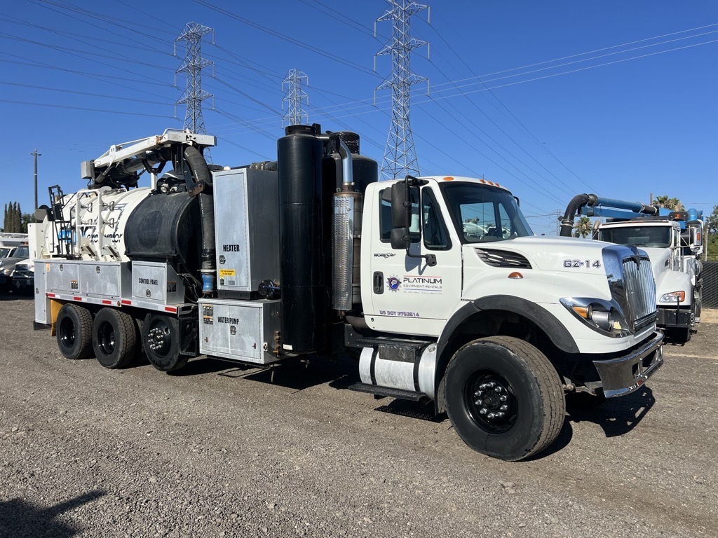 2011 INTERNATIONAL 7500 in Bakersfield, CA