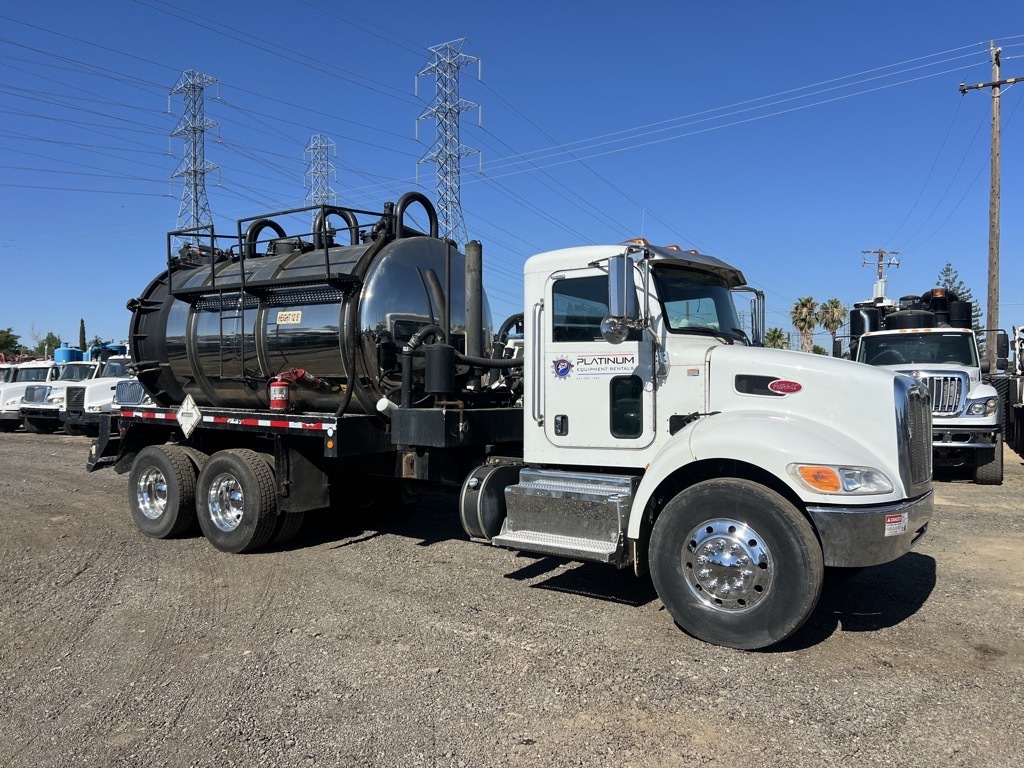 2017 PETERBILT 337 in Bakersfield, CA