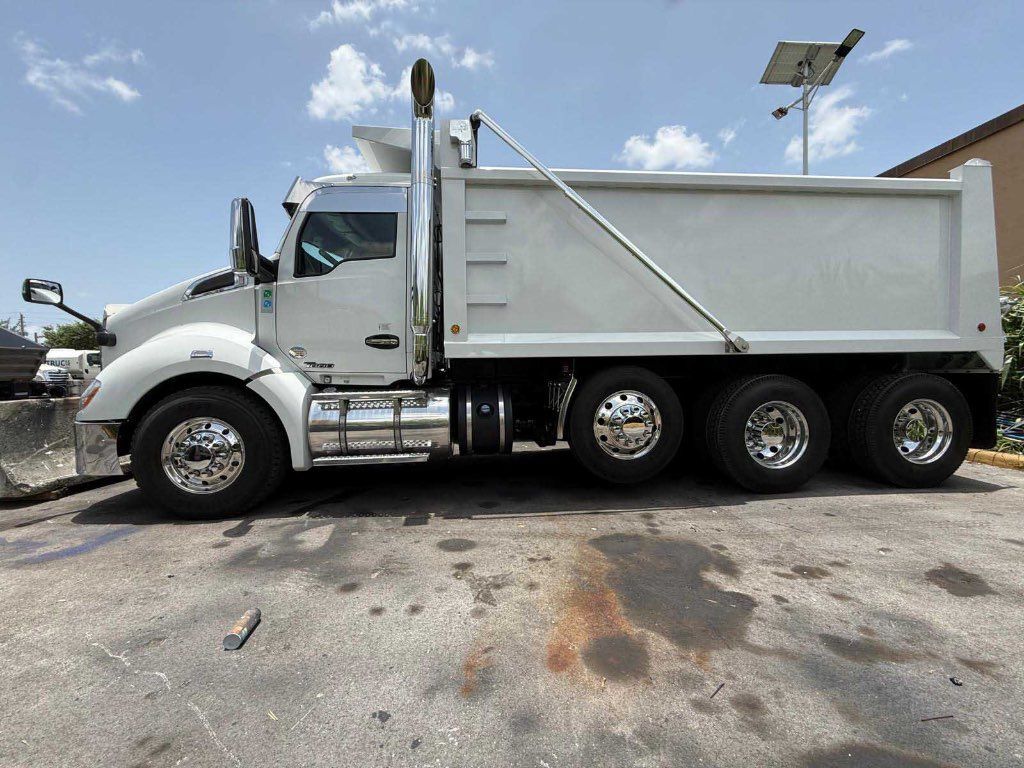2018 KENWORTH T680 in Miami, FL