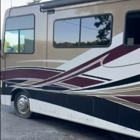2012 Thor Motor Coach Hurricane 32A in la plata MD