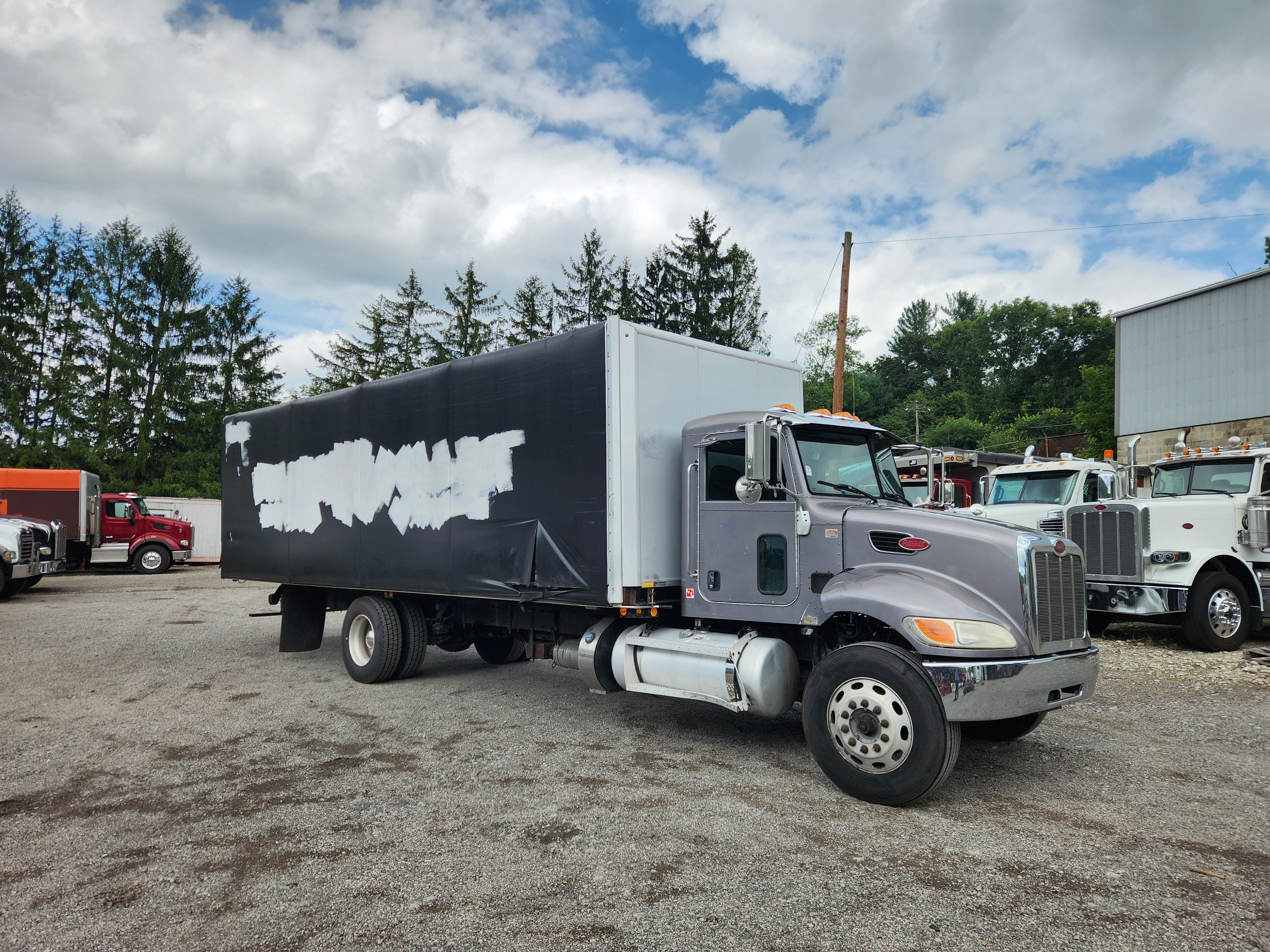 2014 PETERBILT 337 in Butler, PA