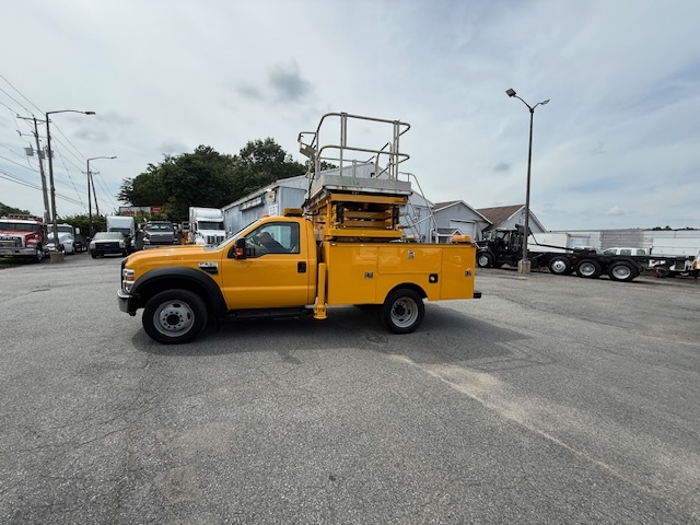 2008 Ford F-550 photo 3