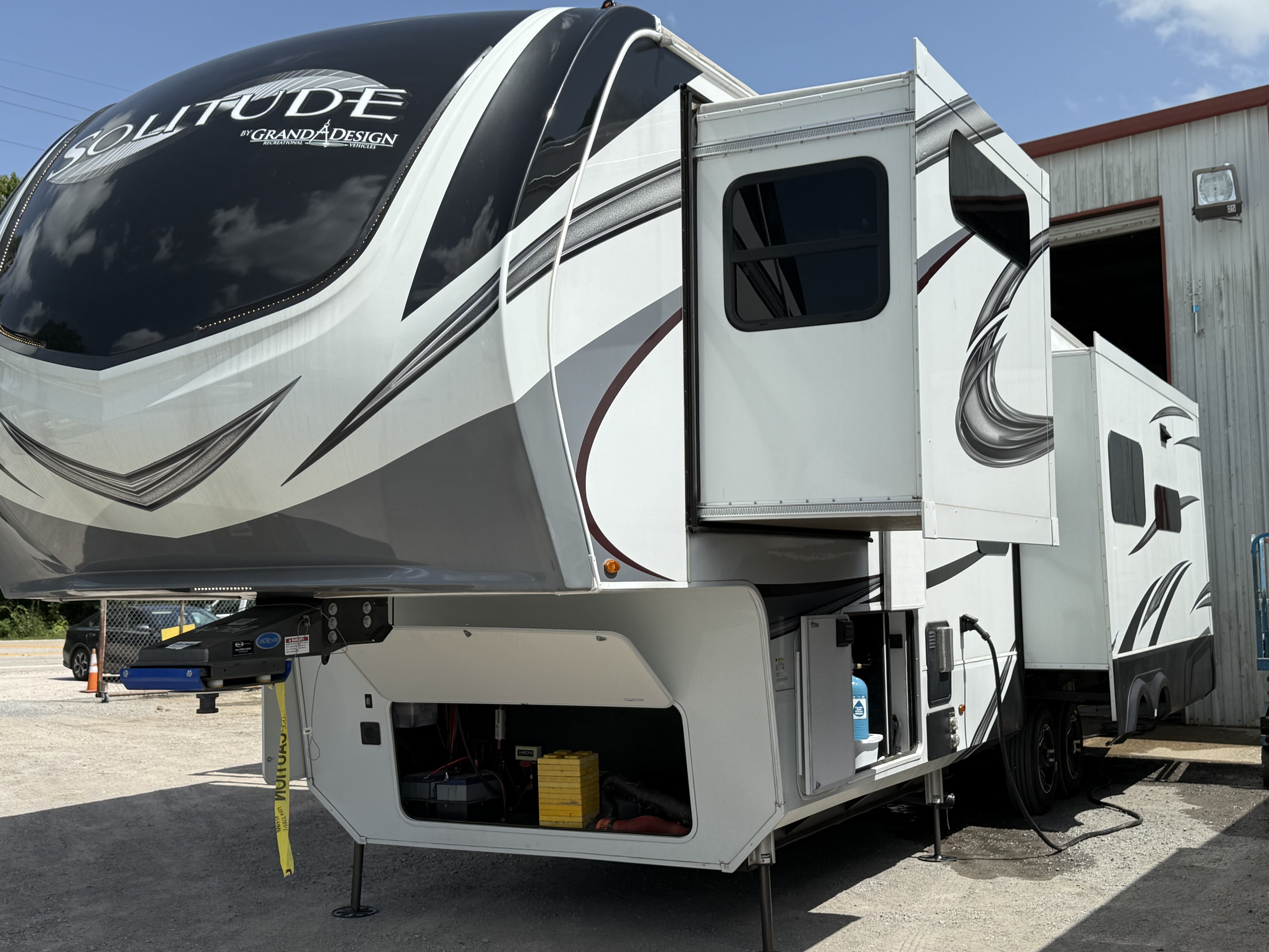 2022 Grand Design SOLITUDE 345GK-R in willis TX