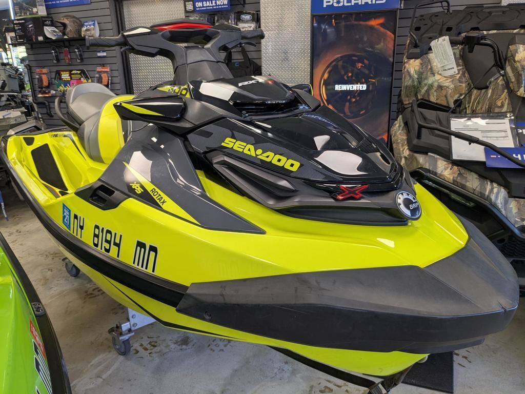 Tokoro ショートボード 蛍光イエロー 2018 Rxt For Sale - Sea-Doo Personal Watercraft - PWC Trader