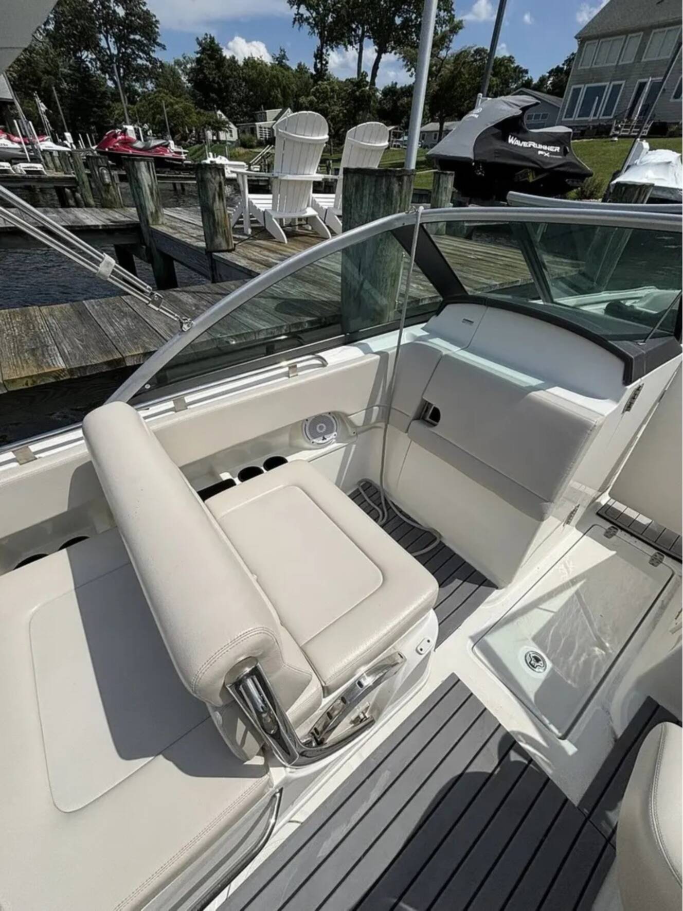 A photo of this 2017 Boston Whaler 230 VANTAGE