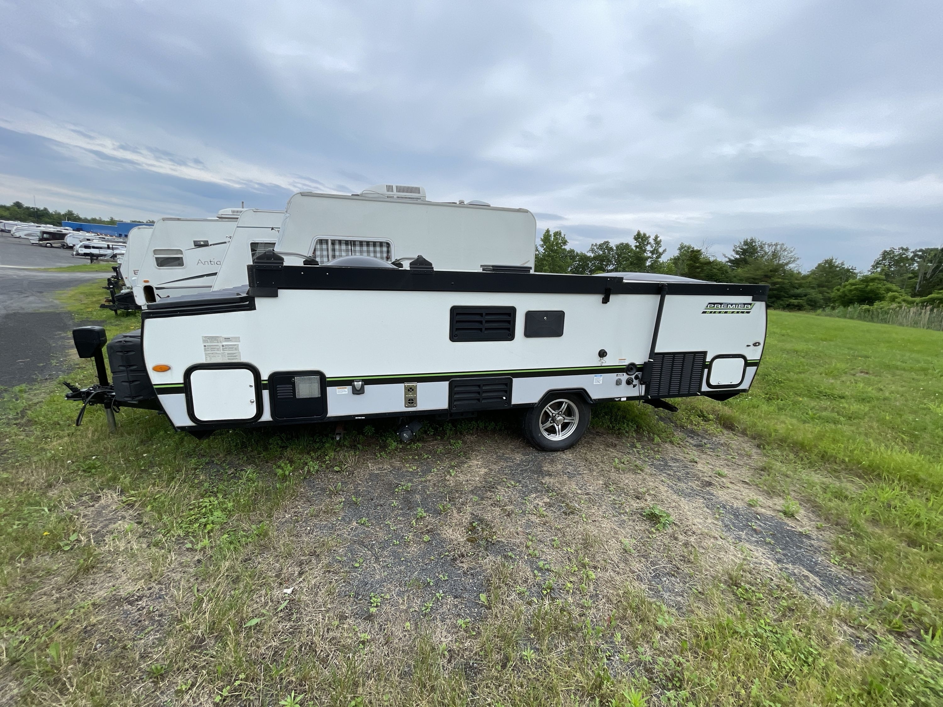 CAMPER
カンペール  パテントレザー ローファー 2017 Forest River Rockwood Tent Camper HW296 | Darren Bideaux RV
