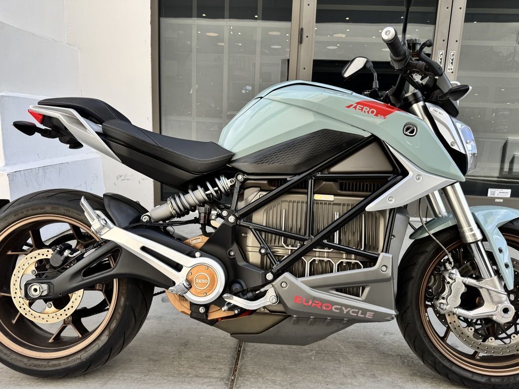 S Ⅱ S TSR-ZERO Husqvarna Z448 48-in 22-HP V-twin Gas Zero-turn Riding Lawn