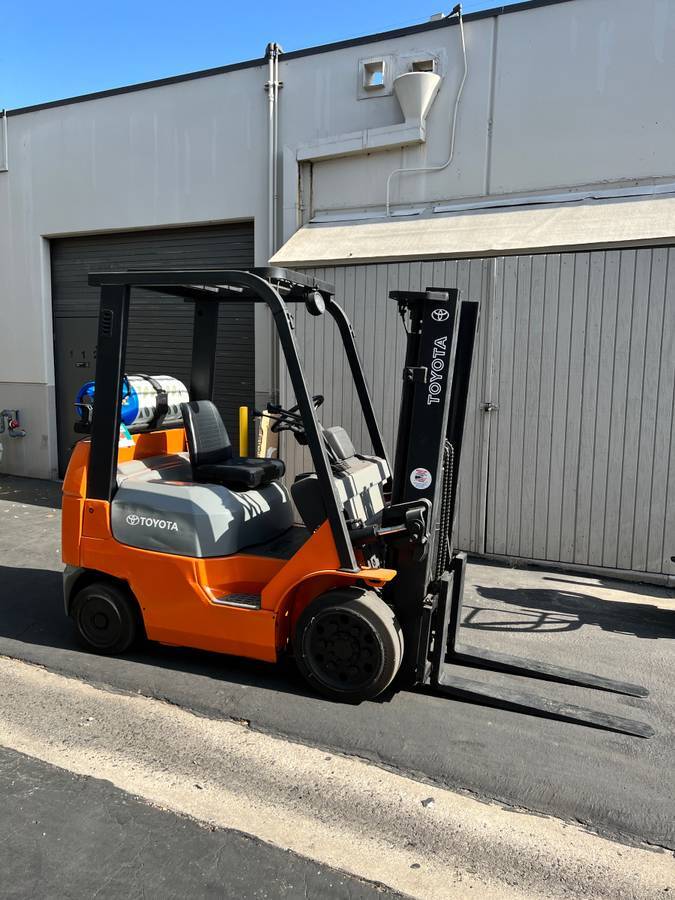 2005 TOYOTA 7FGCU20 Forklift in Santa Ana, CA