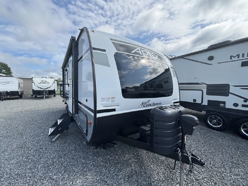 2022 COACHMEN APEX 208BHS