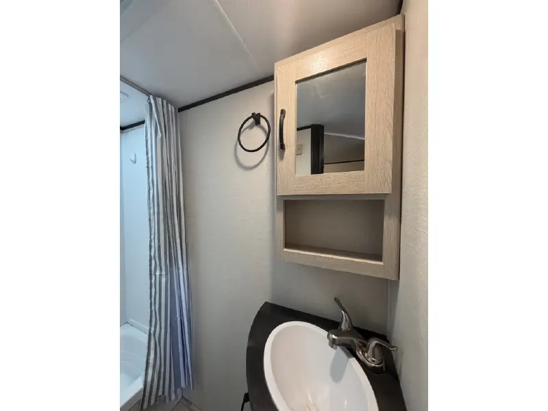 2022 COACHMEN APEX 208BHS