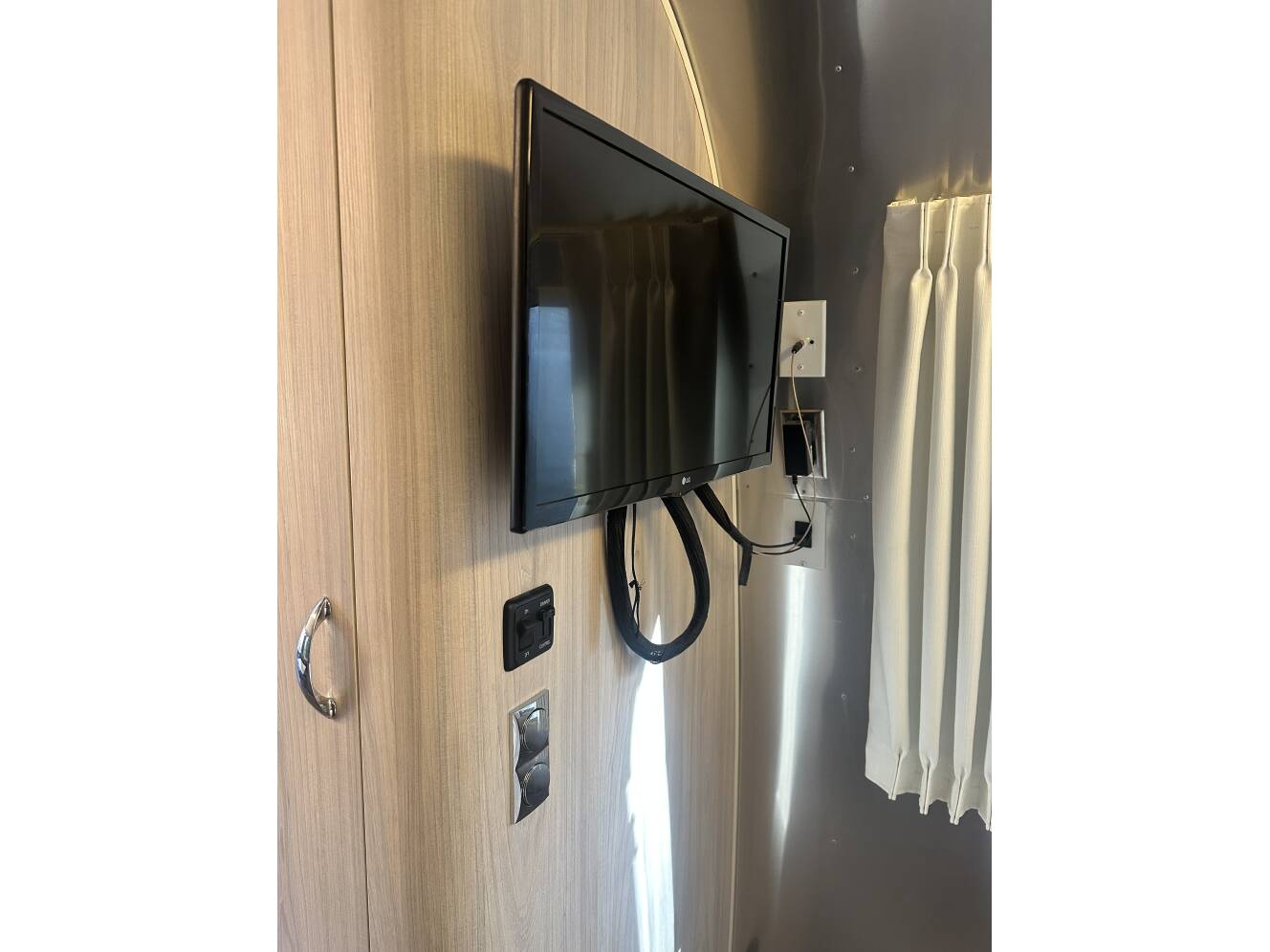 A photo of this 2020 Airstream Globetrotter 23FB