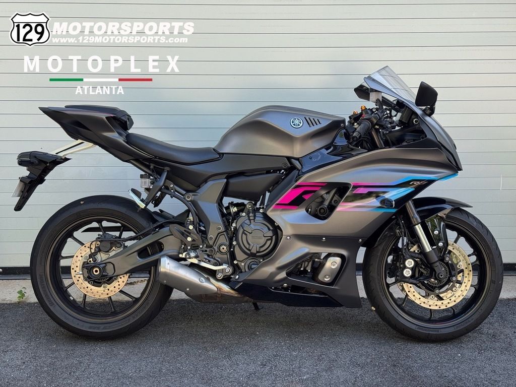 のののーん Kawasaki Ninja ZX-10R vs Yamaha MT-09 [2016-2017] - Know