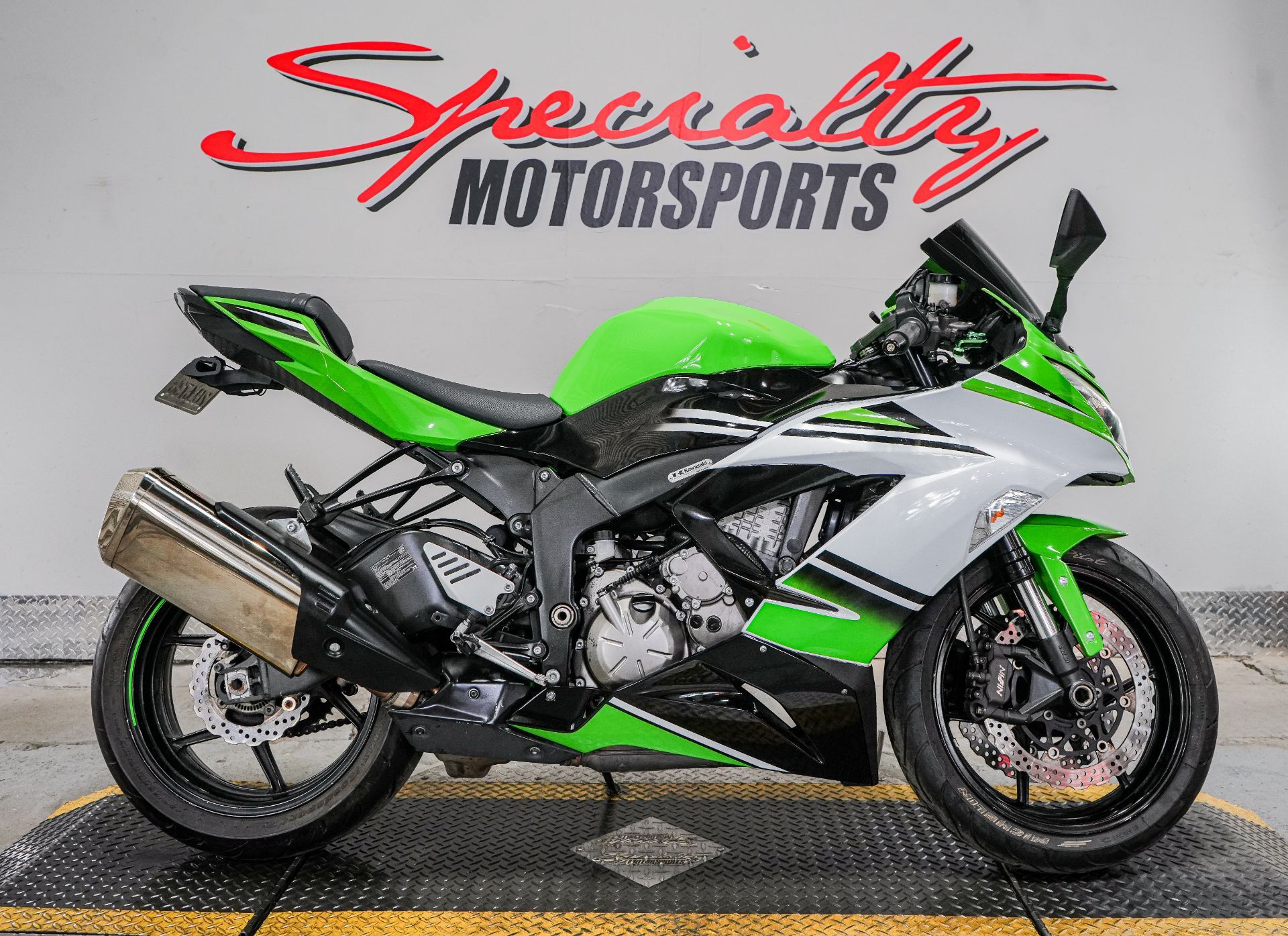 グリーン　ボンゴ　ブラジル　ラウル Oil change on 2016 Kawasaki Ninja 650 - YouTube