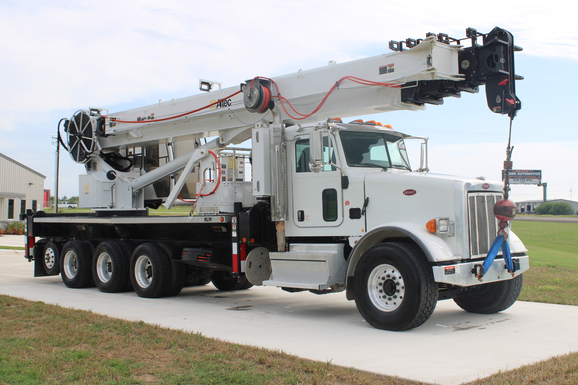 2020 Peterbilt 365 8x6 Tri-Drive / Altec AC40-152S in Bryan, TX