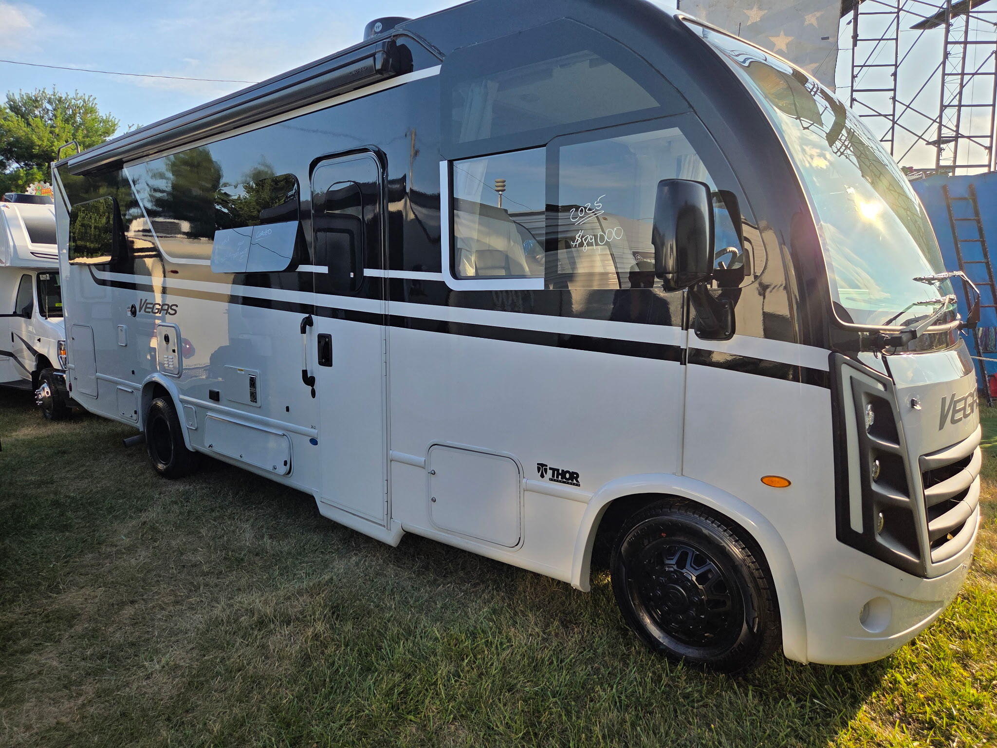 2025 Thor Motor Coach VEGAS 26.2 in elkhart IN