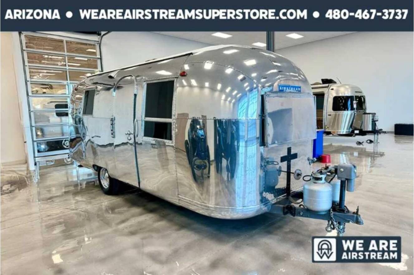 A photo of this 1965 Airstream LAND YACHT