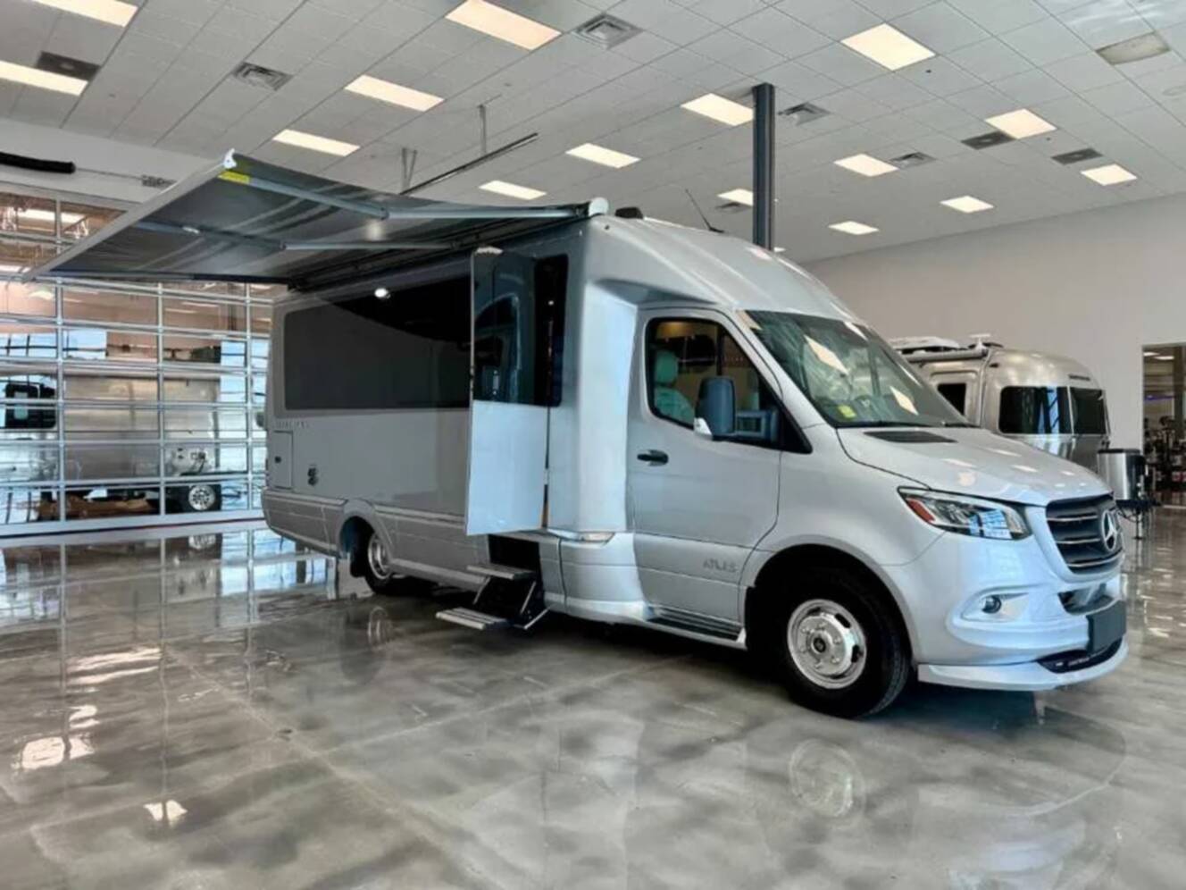 A photo of this 2021 Airstream ATLAS Murphy Suite