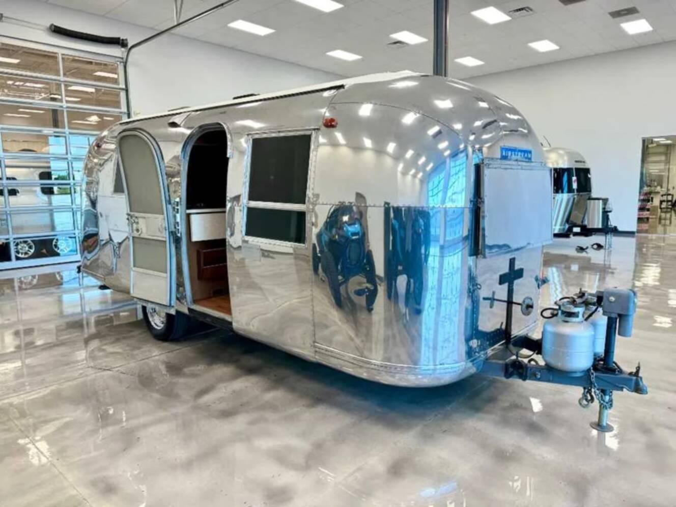 A photo of this 1965 Airstream LAND YACHT