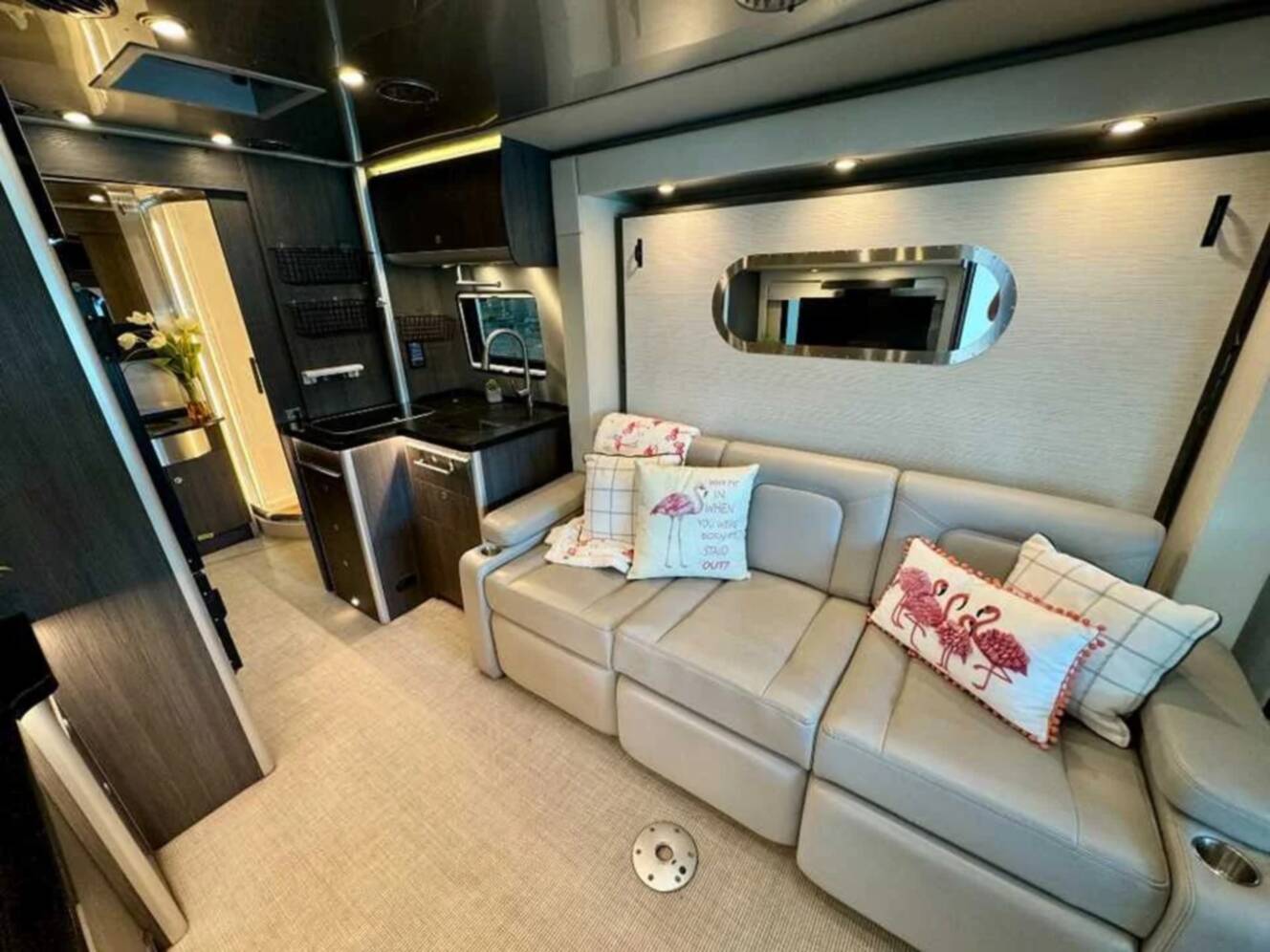 A photo of this 2021 Airstream ATLAS Murphy Suite
