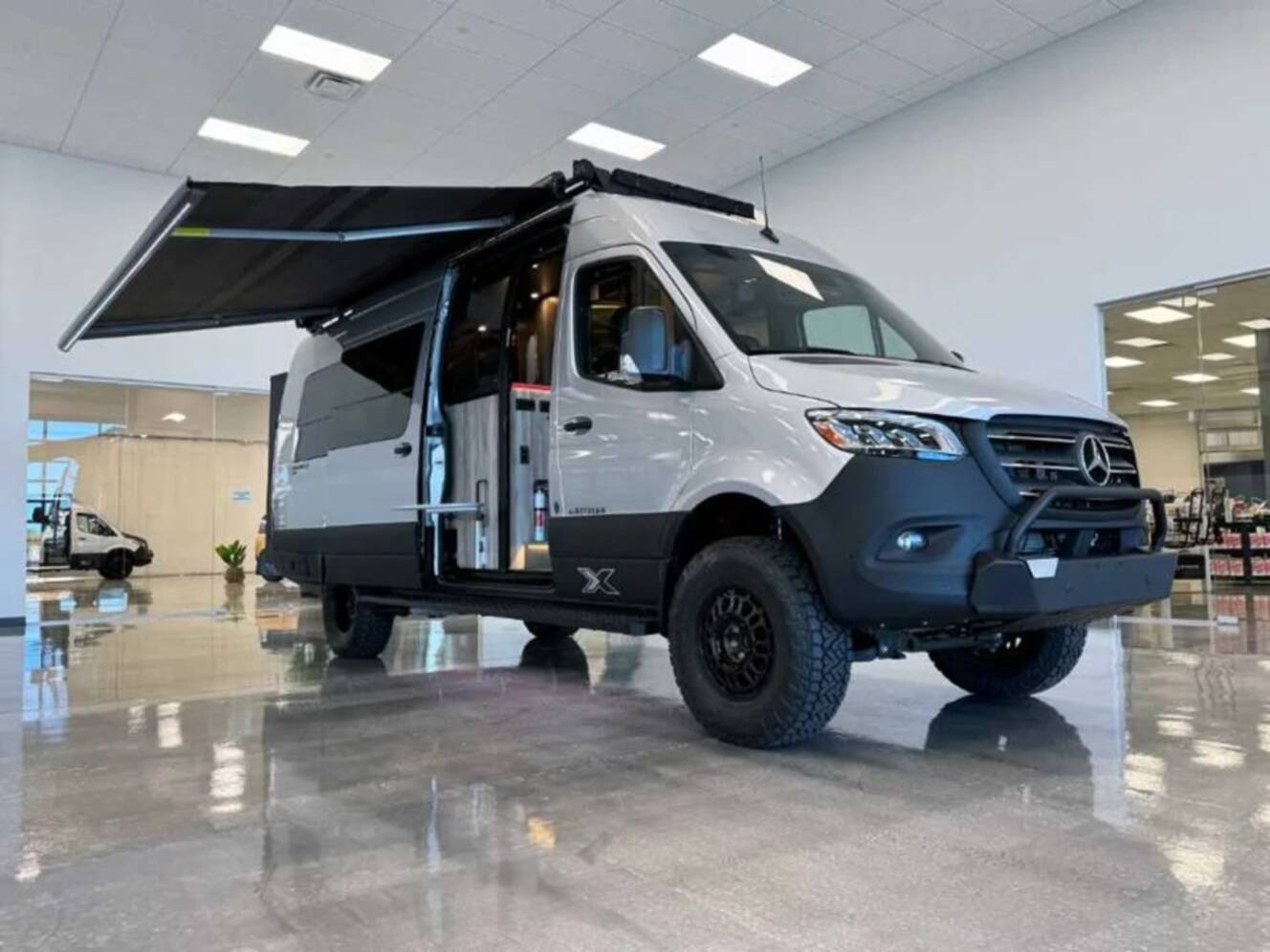 A photo of this 2024 Airstream INTERSTATE 24X